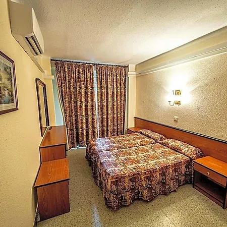 Continental Hotel 2*